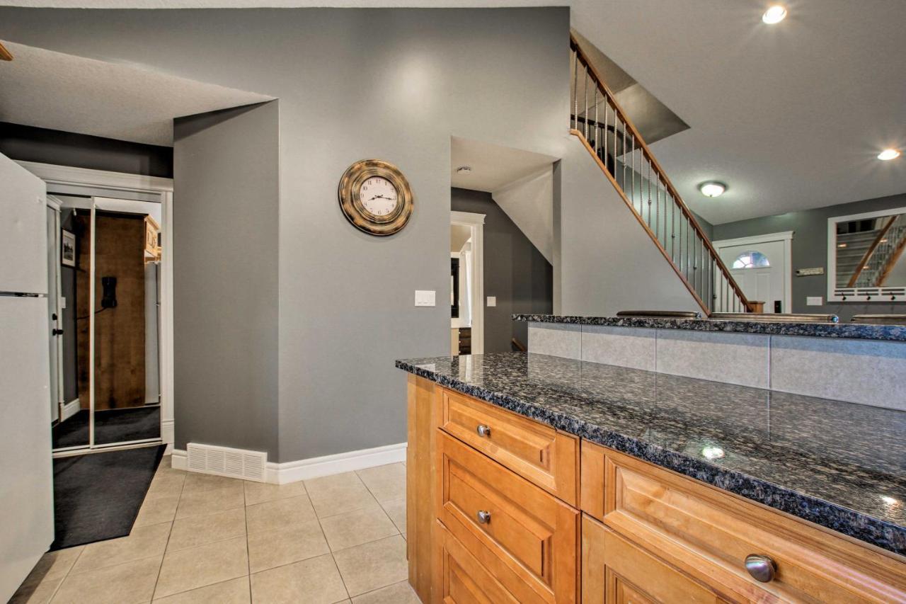 Villa Whispering Pines Cabin With Pool, Lake And Golf Access! à Pine Lake Extérieur photo