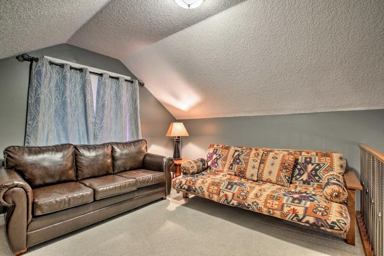 Villa Whispering Pines Cabin With Pool, Lake And Golf Access! à Pine Lake Extérieur photo