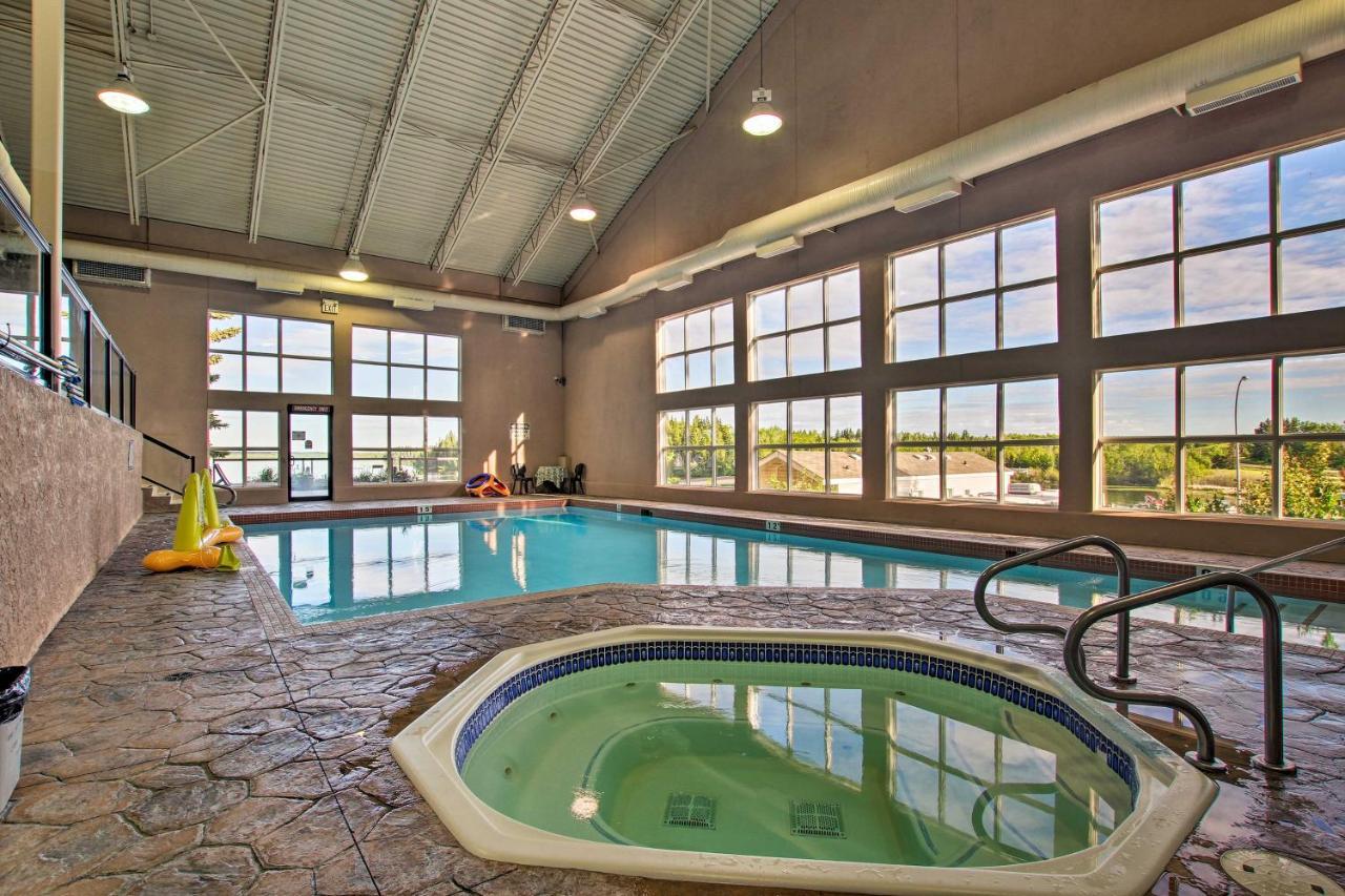 Villa Whispering Pines Cabin With Pool, Lake And Golf Access! à Pine Lake Extérieur photo
